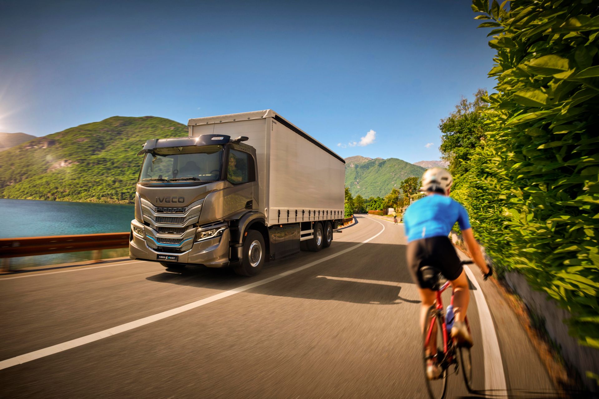 See the brochures for full details of IVECO S-eWAY Rigid